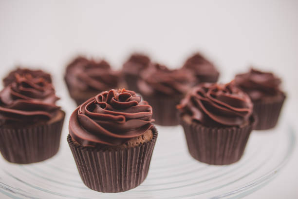 istock Cookies and cream flavoured cupcakes 881328640