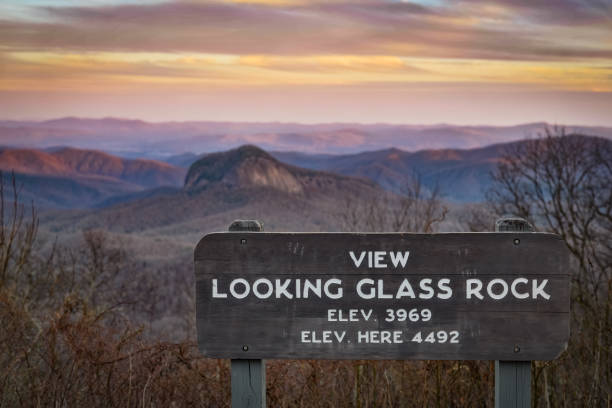 ルッキンググラスロック - looking glass rock ストックフォトと画像