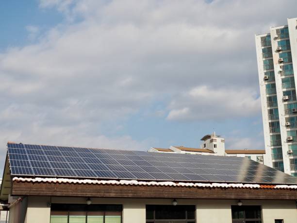 istock Korea, solar panel, house roof, winter, snow 881425004