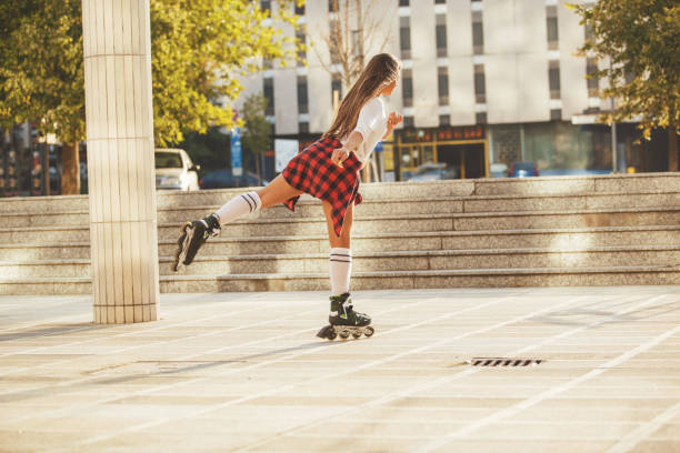 istock Skating session in the city 881472122