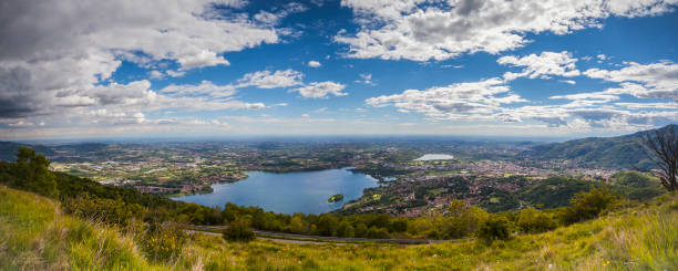 istock Panorama of Lake Pusiano from Mount Cornizzolo 881493142