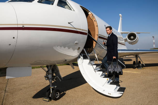 istock Man at the airport 881493774