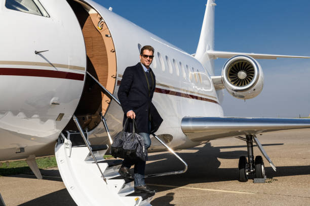 istock Man at the airport 881494202
