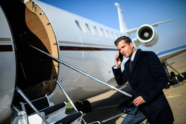 istock Man at the airport 881494434