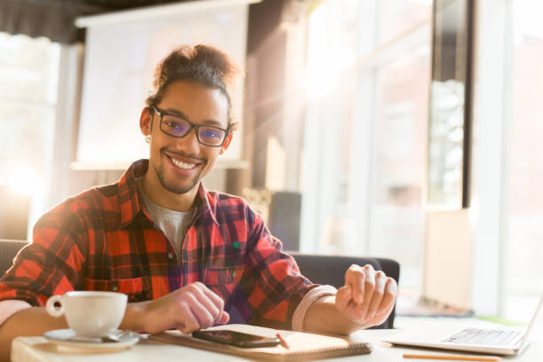istock Casual businessman 881514542