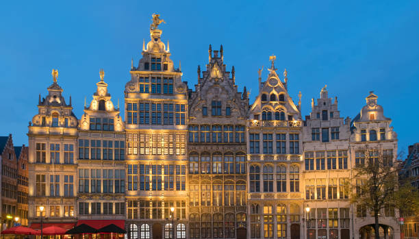 istock Illuminated Grote Markt in Antwerp City, Belgium 881572642