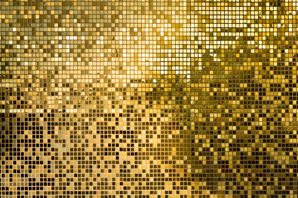 istock Gold square mosaic tiles for texture background 881575786