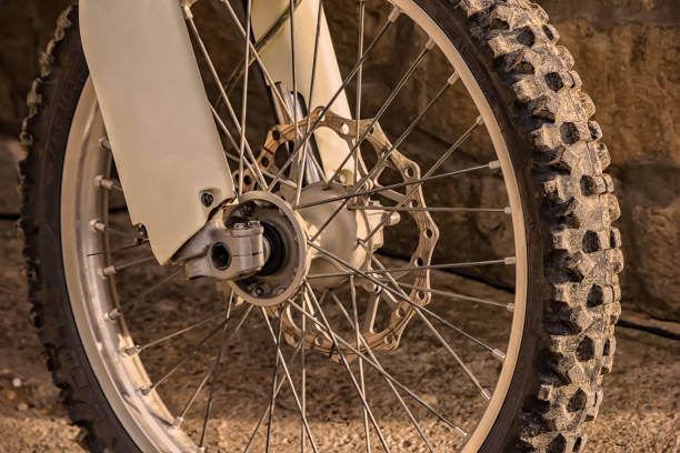 istock wheel of mountain bicycle 881583464