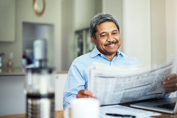 istock Reading the morning paper 881635136