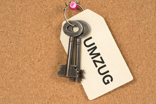 istock A key and keyfob with the word moving 881660398