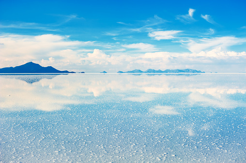 Sal plana Salar de Uyuni, Bolivia photo