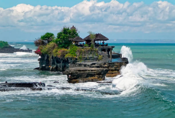 istock Tanah Lot Temple - Bali - Indonesia 881763484
