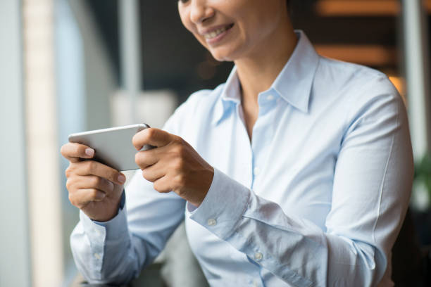 istock Business Woman Texting 881775014