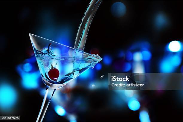 Photo libre de droit de Cocktail banque d'images et plus d'images libres de droit de Martini dry - Martini dry, Shaker à cocktail, Bar