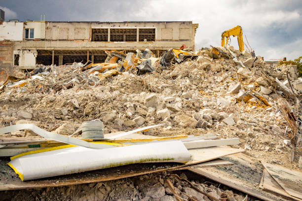 istock Demolition of old department store 881923848