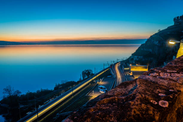 istock Geneva lake at night 881927034