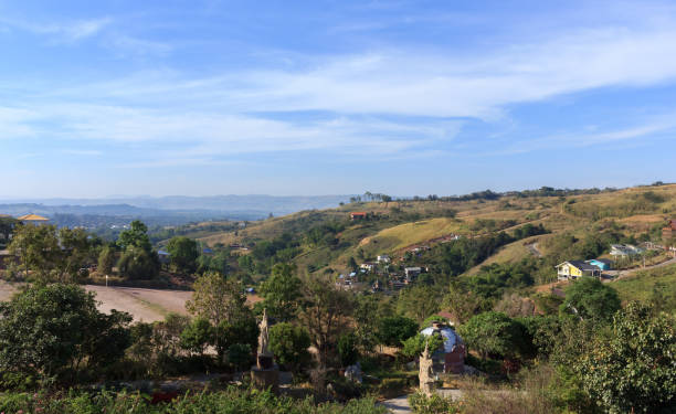 istock Beautiful scenery on the mountain. 882125546
