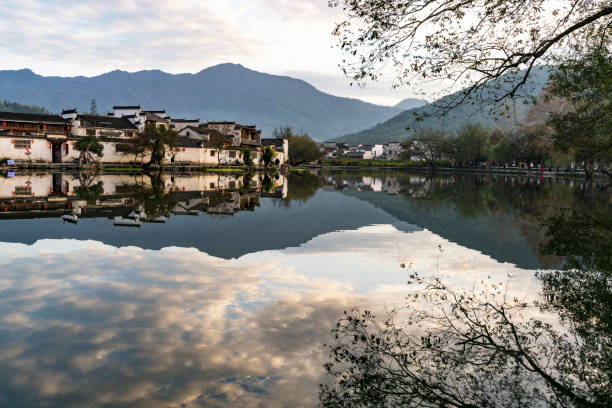 istock Chinese ancient villages in morning 882128984