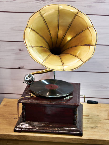 istock Vintage antique gramophone with phonograph record 882137842