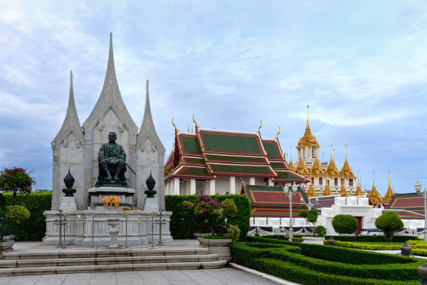 the loha prasat, wat ratchanatdaram in bangkok - iron asian culture buddhism buddha imagens e fotografias de stock