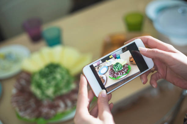 istock Photographing  Food 882198496
