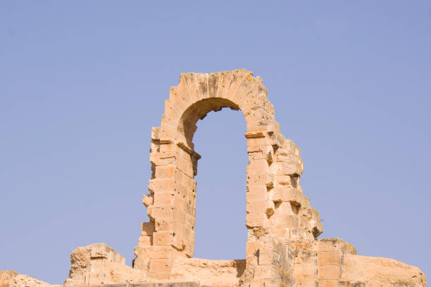 istock single arch of El-Jem 882228902