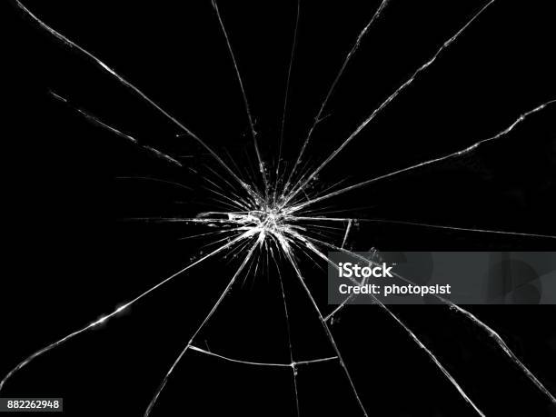 Zerbrochenes Glas Stockfoto und mehr Bilder von Gebrochen - Gebrochen, Spiegel, Funktionsuntüchtig