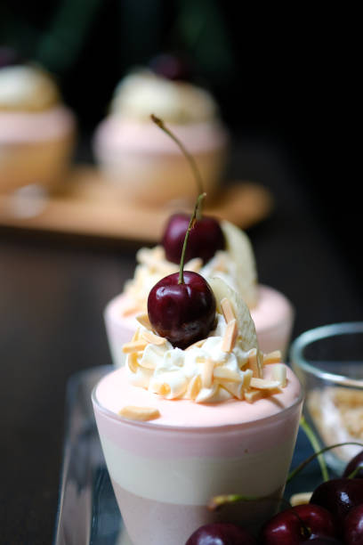 istock Close up Banana Split Chocolate Bavarian.(selective focus) 882295046