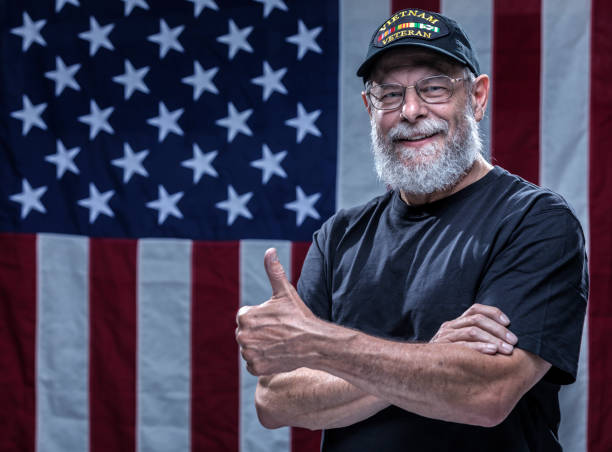 thumbs up authentic vietnam war usa military veteran - thumbs up human thumb human hand conflict imagens e fotografias de stock