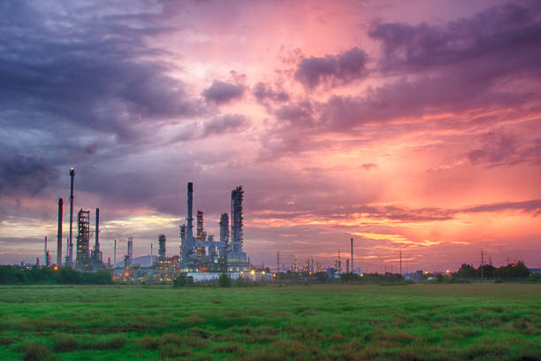 istock Oil refinery at twilight sky 882333944
