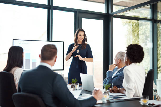 istock Giving it to them straight 882340902