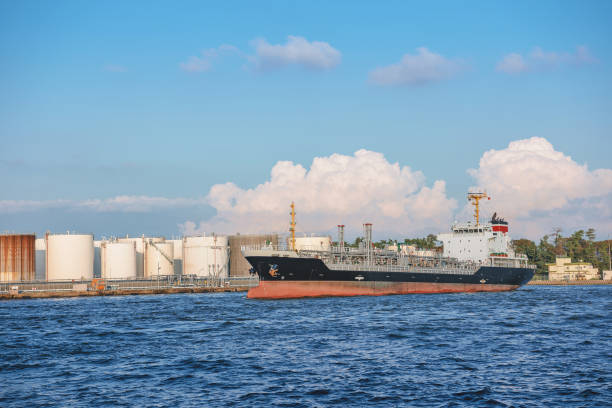 istock The tanker which departs from port 882353720