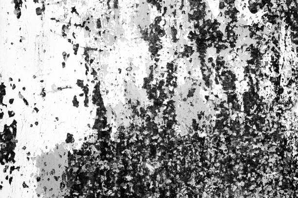 istock Wall fragment with scratches and cracks 882373288