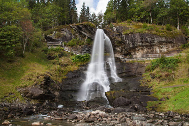 steinsdalsfossen 워터풀 - norheimsund 뉴스 사진 이미지