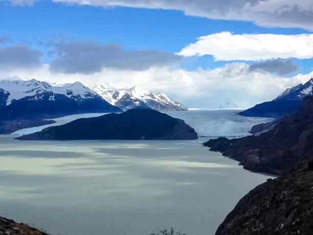 istock Torres Del Paine 882550404