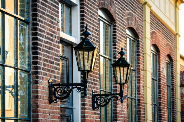istock Historic street lamps 882609996