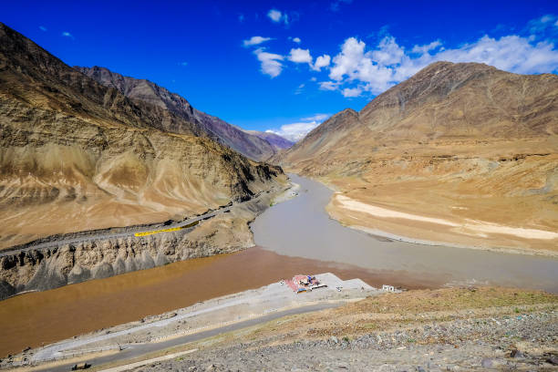 istock Indus and Zanskar Rivers in Leh District, India 882633820
