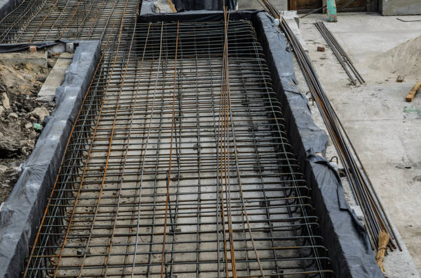 istock Framework for the foundation of the building 882669596
