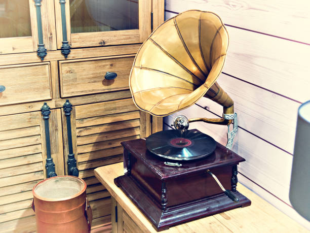 istock Vintage antique gramophone with phonograph record 882717588