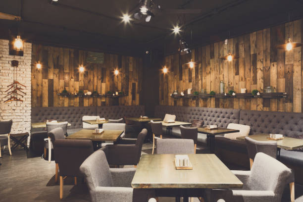 istock Cozy wooden interior of restaurant, copy space 882815202