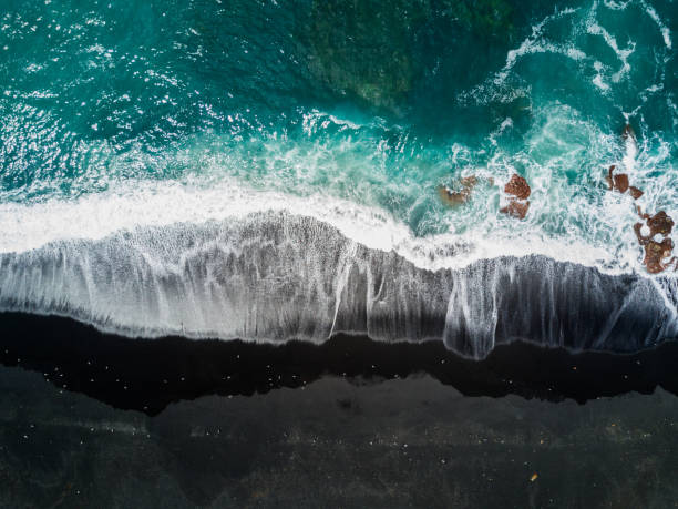 lago de los clicos - isla de lanzarote fotografías e imágenes de stock