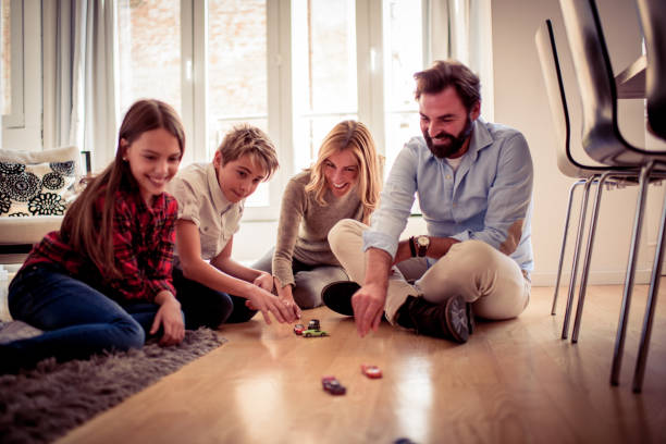 istock Family at home 882913286