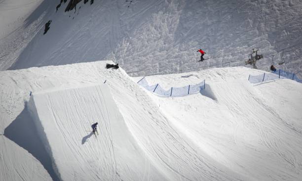 istock Overview of Austrian ski resort in the Alps 882921348