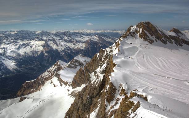 istock Overview of Austrian ski resort in the Alps 882924620