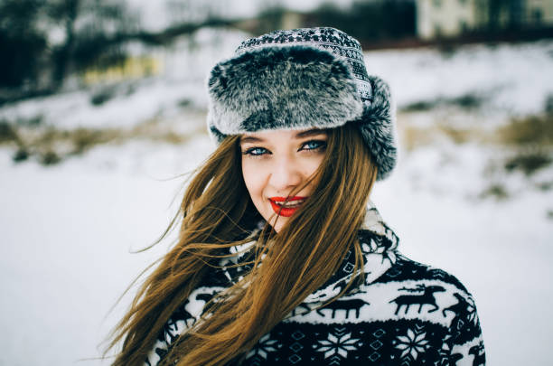 istock Young woman in warm hat 882959194