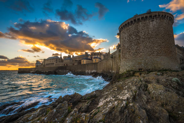 Saint-Malo, historic walled city in Brittany, France Saint-Malo, historic walled city in Brittany, France fortified wall photos stock pictures, royalty-free photos & images