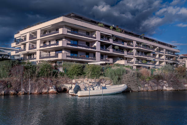 istock Small Marina in the City 883073236