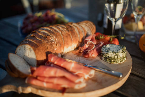 istock Food for the Party 883099464