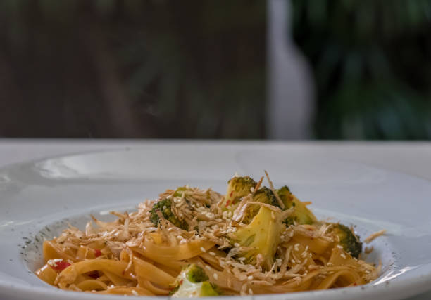 istock Close up Spicy Sichuan Pasta.(selective focus) 883150480