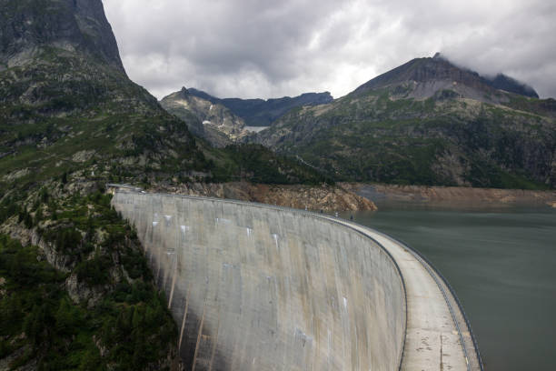 istock Barrage Emosson in Switzerland 883160524